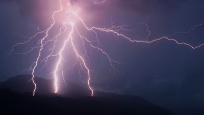 Siegerbild September 2006
Aufgenommen am 10. Sept. 2006, ca. 20 Uhr, in Vétroz bei Sion
Photograph: Olivier Staiger

Herzliche Gratulation!
