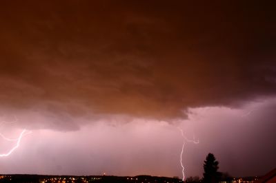 Vorsicht, Hochspannung!
Baltenswil, 24.04.2006
