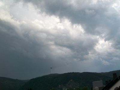 Gewitterfront im Anmarsch
Foto wurde vom Dachfenster bei mir Zu Hause in Lahnstein/Rheinland gemache
Schlüsselwörter: Gewitterfront