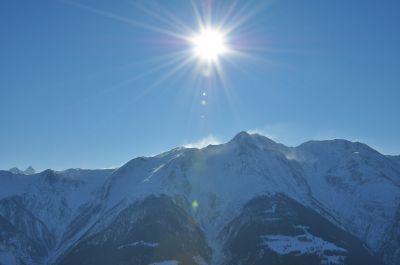 Wind bei Sonnenschein
Von der Bettmeralp aus gesehen. Eisig kalter Tag mit stahlblauem Himmel.
